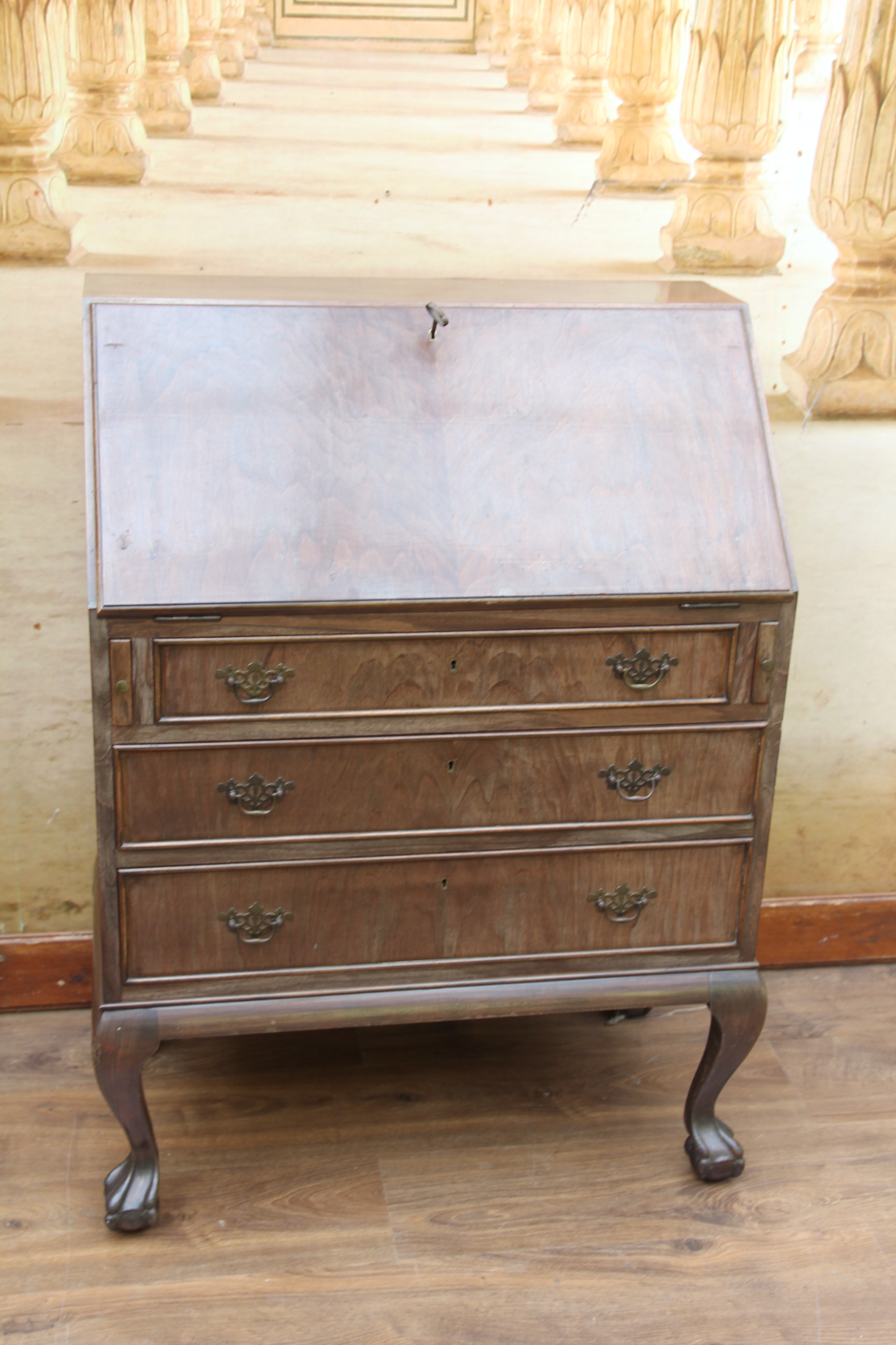 Biedermeier Sekretär Tatzenfüße