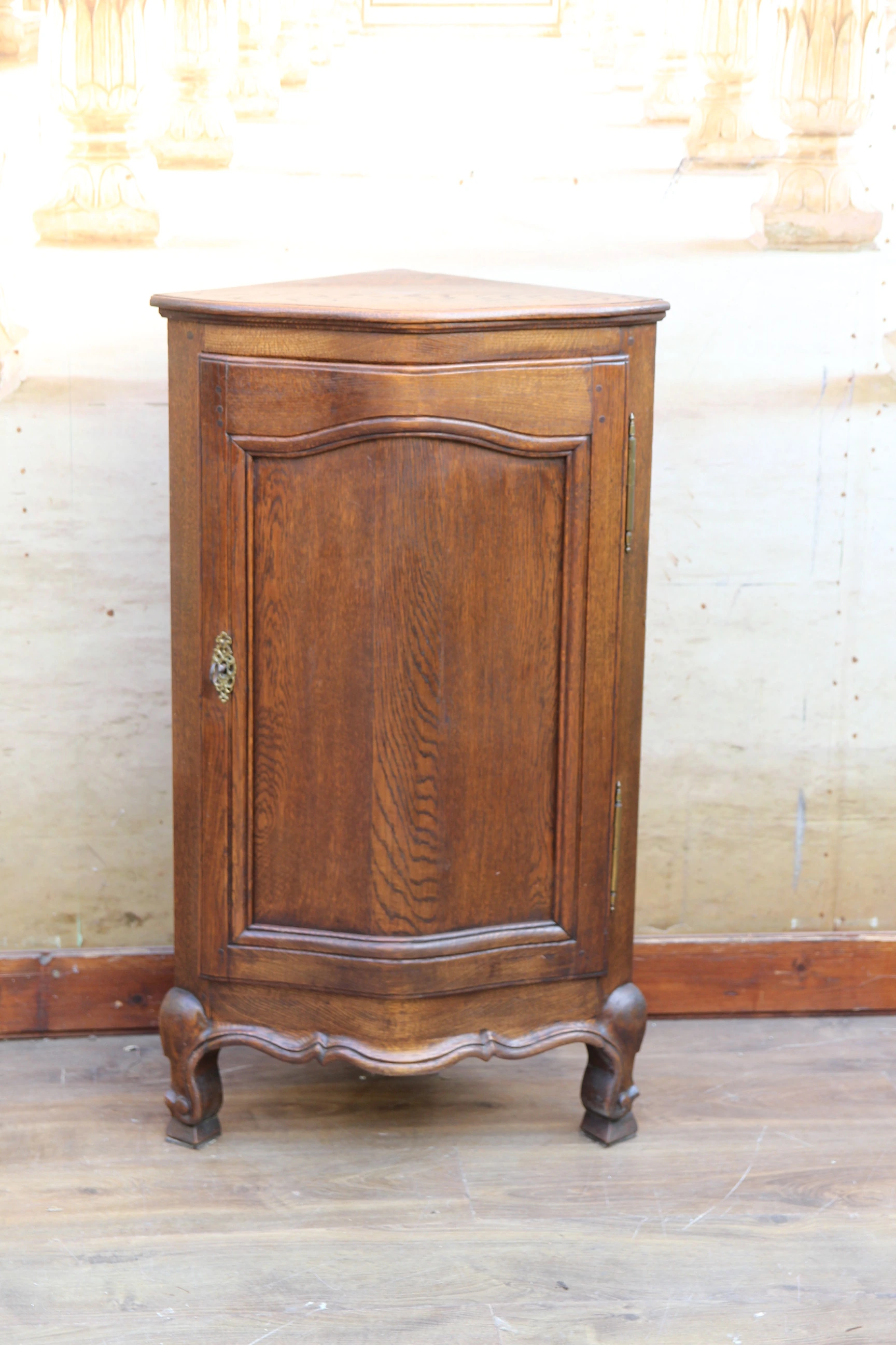 Biedermeier Eckschrank